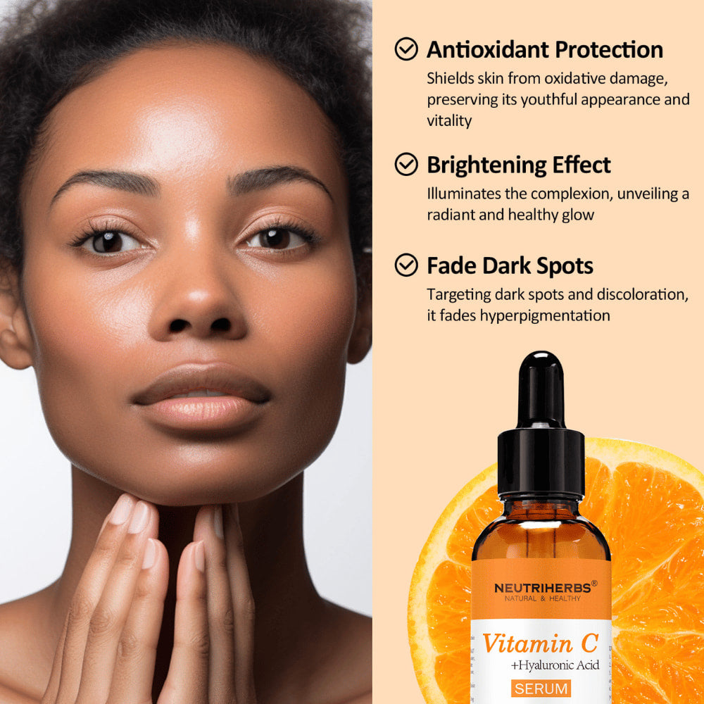 Mujer con piel uniforme y radiante junto a Neutriherbs Vitamin C + Hyaluronic Acid Serum 30 ml. Sérum con vitamina C y ácido hialurónico que ayuda a proteger la piel contra los radicales libres, aportar mayor luminosidad y reducir la visibilidad de las manchas de pigmentación.