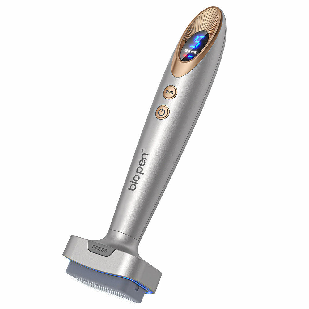 Bio Pen Bio 6 microneedling-dispositivo en plata con función EMS y pantalla LED, diseñado para rejuvenecimiento de la piel, reafirmación y mejor absorción de sueros.