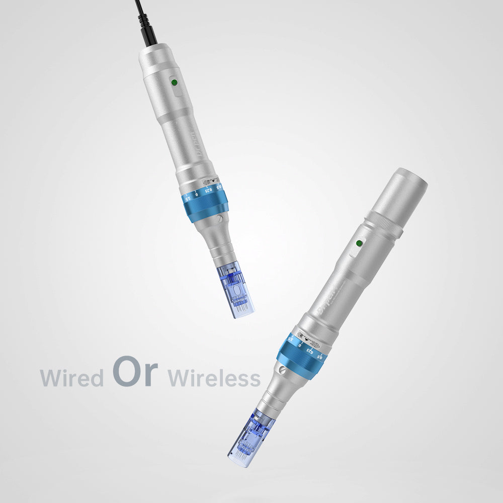 Comparación entre Dr. Pen A6 en versión con cable e inalámbrica, ambas con cartucho de aguja azul para microneedling profesional.