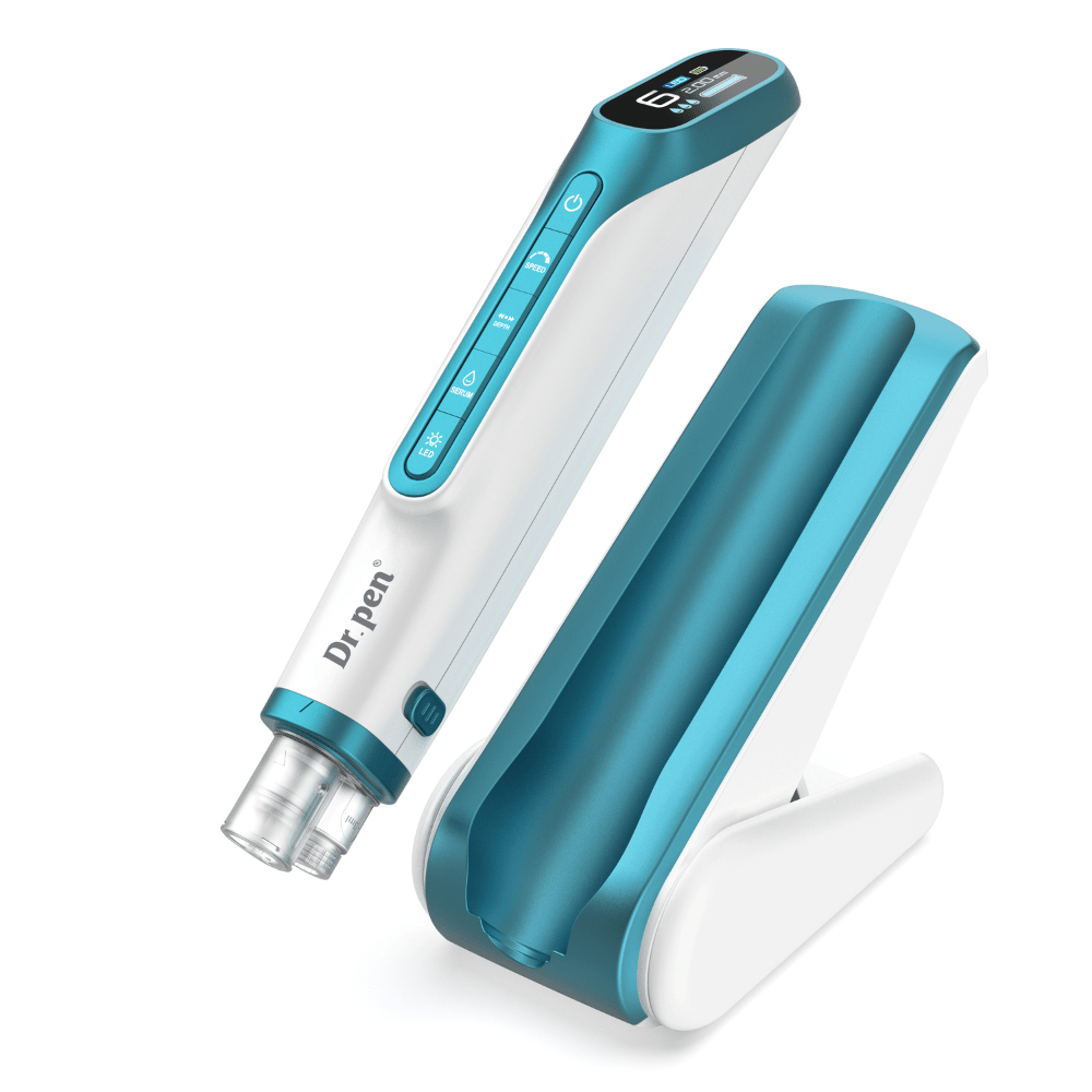Dr. Pen H6 bolígrafo de microneedling con pantalla digital y soporte correspondiente.