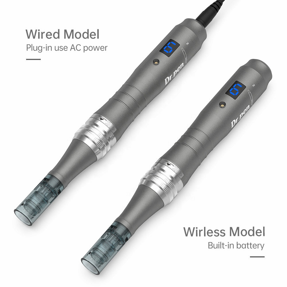 Comparación entre Dr. Pen M8 modelo con cable y el modelo inalámbrico con batería incorporada, ambos con cabezal de aguja montado.