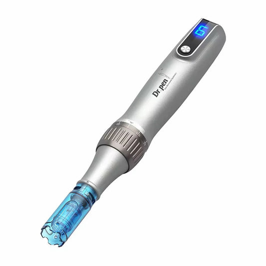 Dr. Pen M8S microneedling dermapen para tratamiento profesional de la piel con profundidad de aguja ajustable y pantalla digital.
