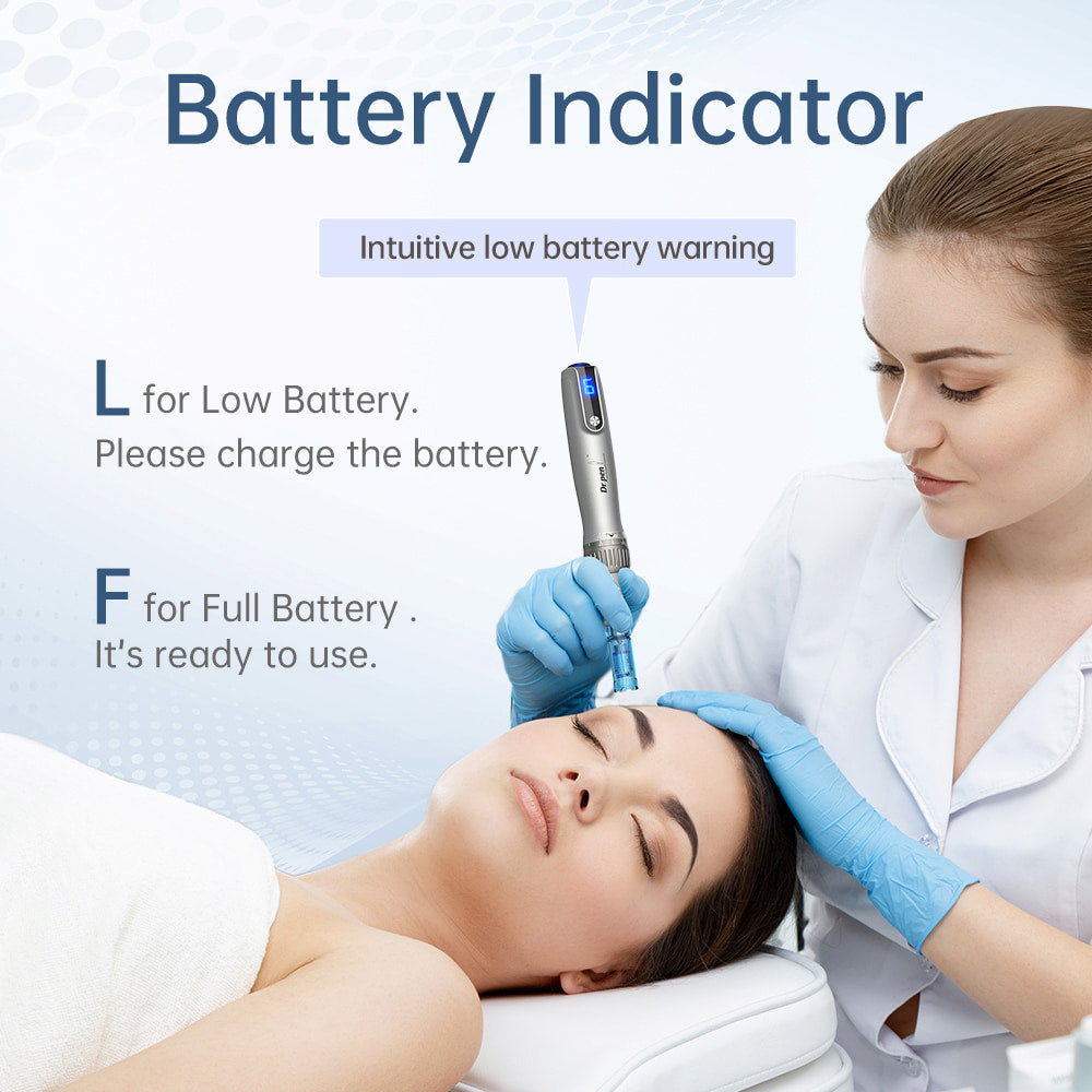 Dr. Pen M8S microneedling-pluma con indicador de batería claro, utilizada por un profesional durante el tratamiento de la piel en un entorno clínico.