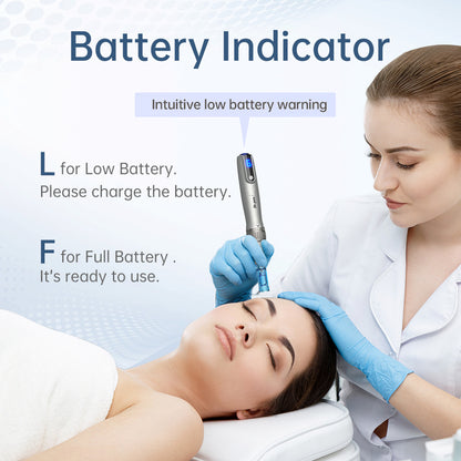 Dr. Pen M8S microneedling-pluma con indicador de batería claro, utilizada por un profesional durante el tratamiento de la piel en un entorno clínico.