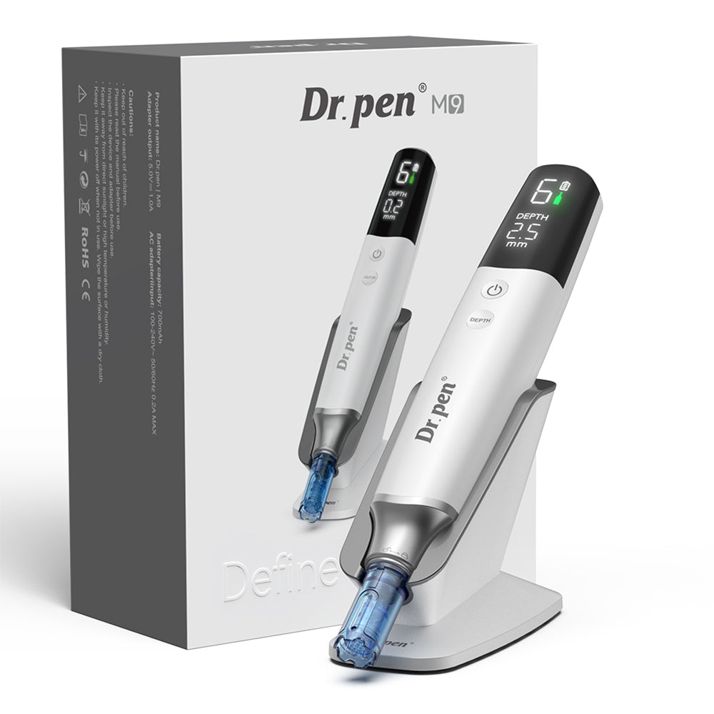 Dr. Pen M9 bolígrafo de microneedling con embalaje original, base de carga y pantalla digital para tratamiento profesional de la piel.